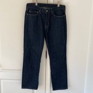 Levi 514 blue denim straight leg 34x30 jeans. Gently worn in great condition.